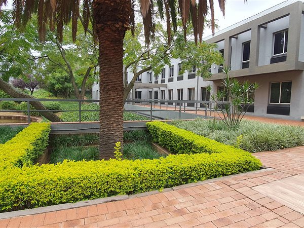 515  m² Commercial space in Woodmead