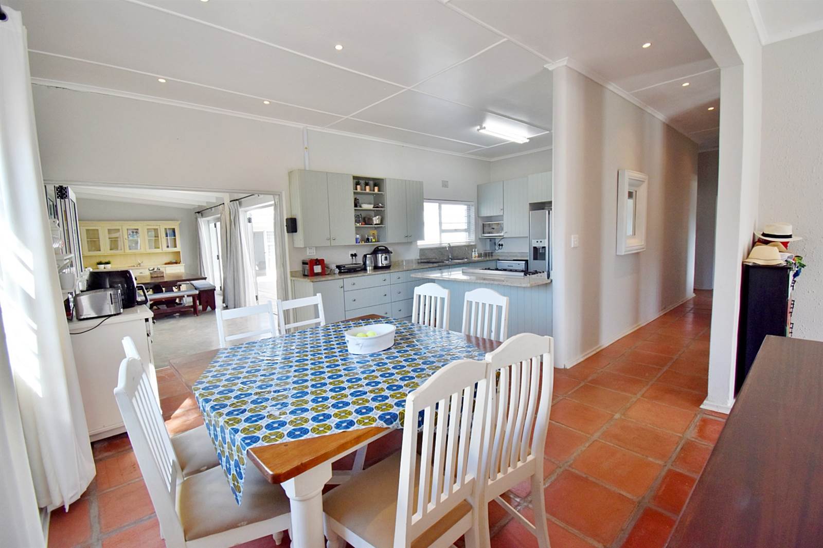 5 Bed House in Struisbaai photo number 4