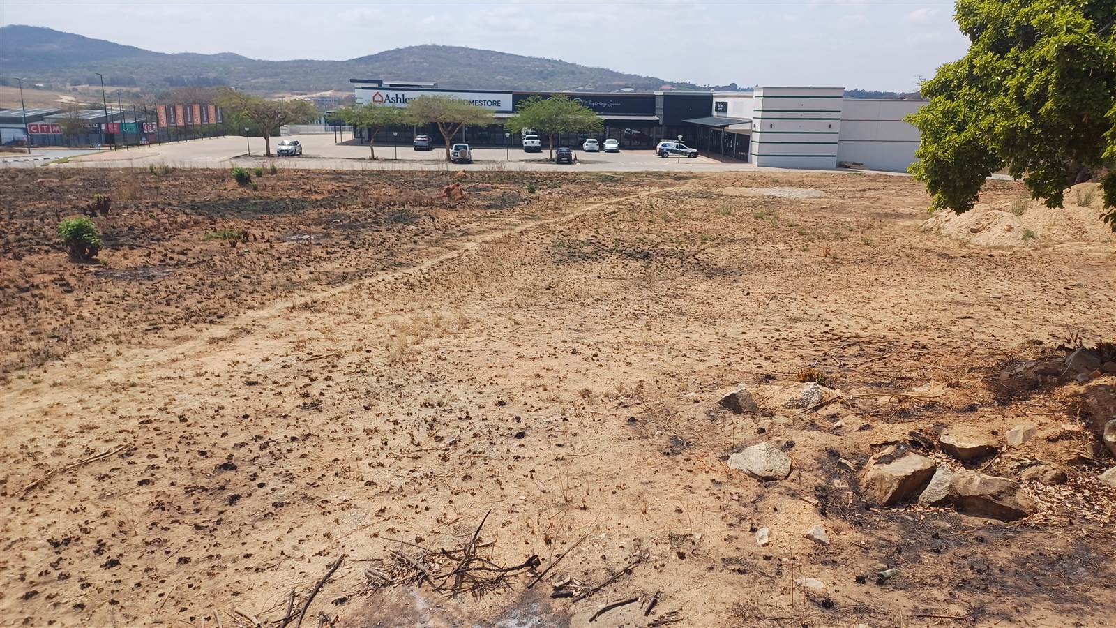 11 900 m² Industrial space for sale in Riverside Park T4827256