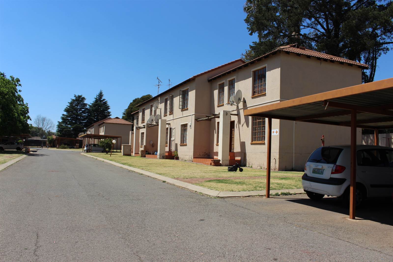 2 Bed Simplex in Roodepoort West photo number 26