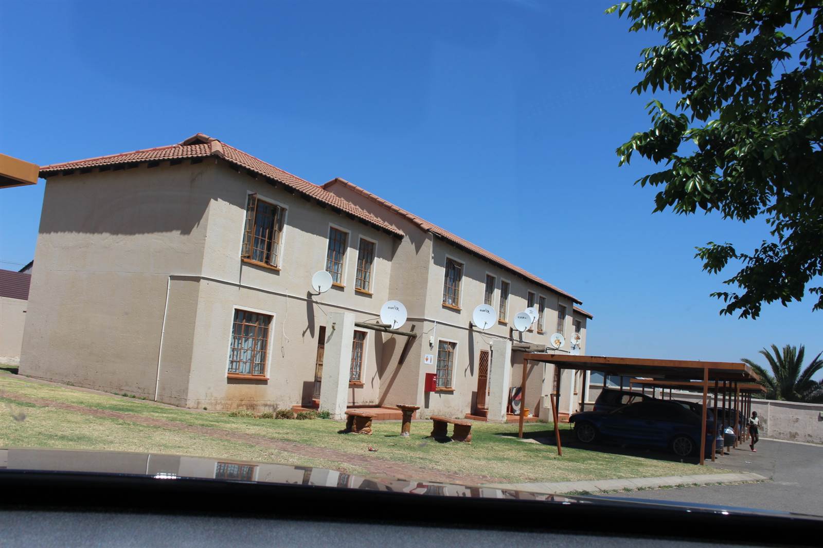 2 Bed Simplex in Roodepoort West photo number 6
