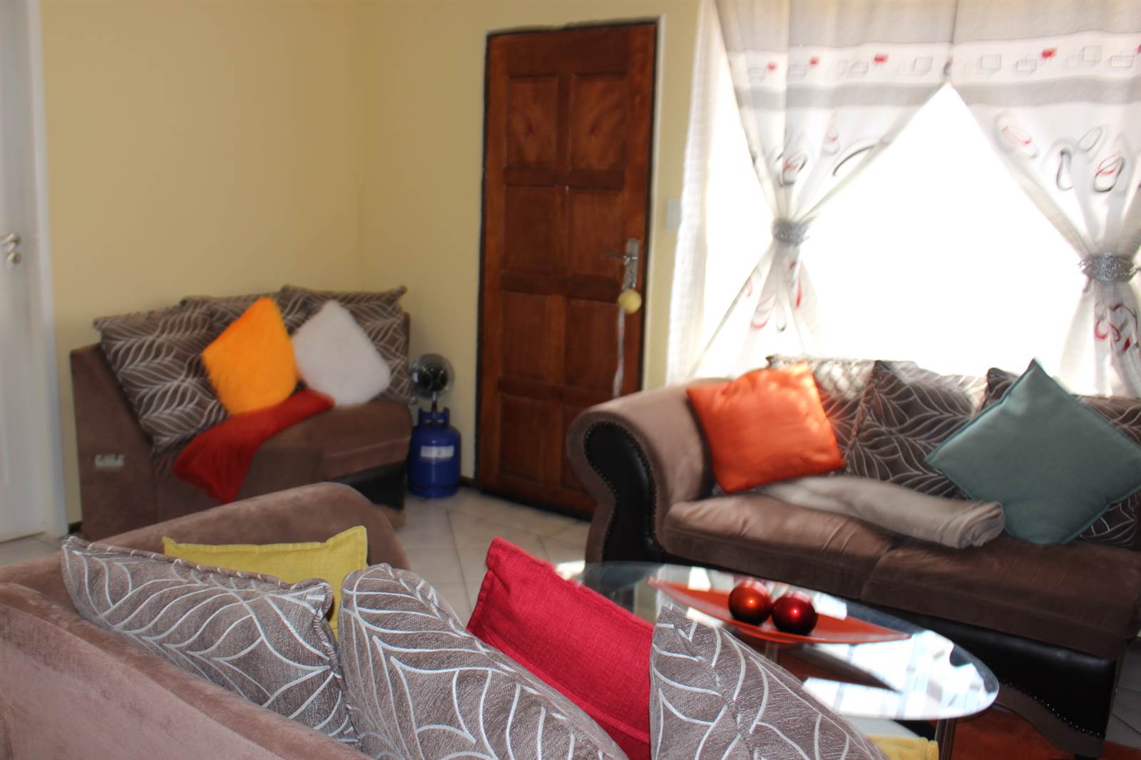 2 Bed Simplex in Roodepoort West photo number 9