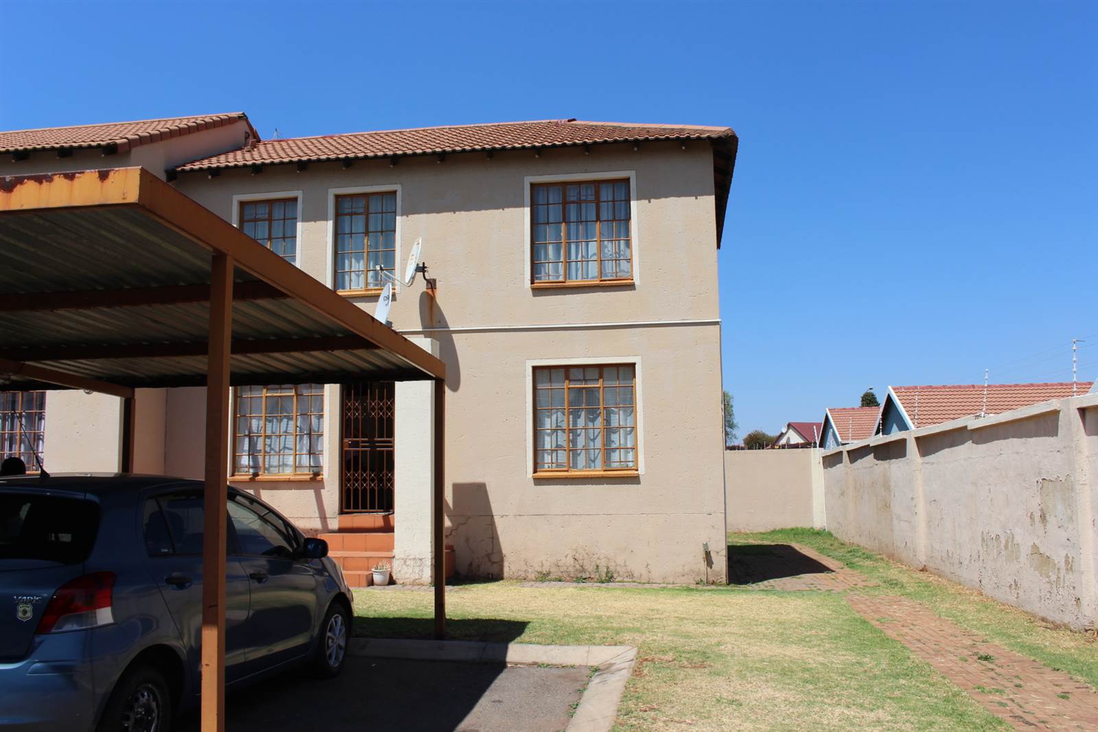 2 Bed Simplex in Roodepoort West photo number 1