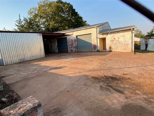 263  m² Industrial space in White River Central