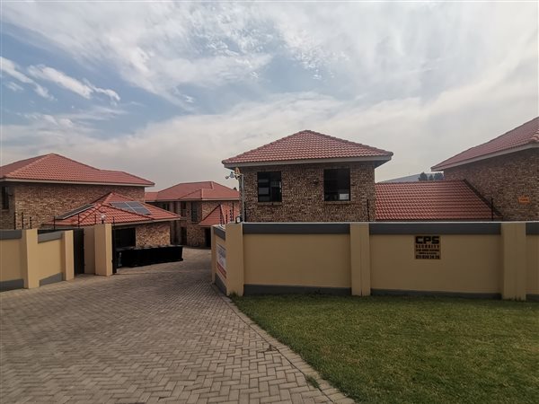 2 Bedroom Townhouse 2 Bedroom Townhouse