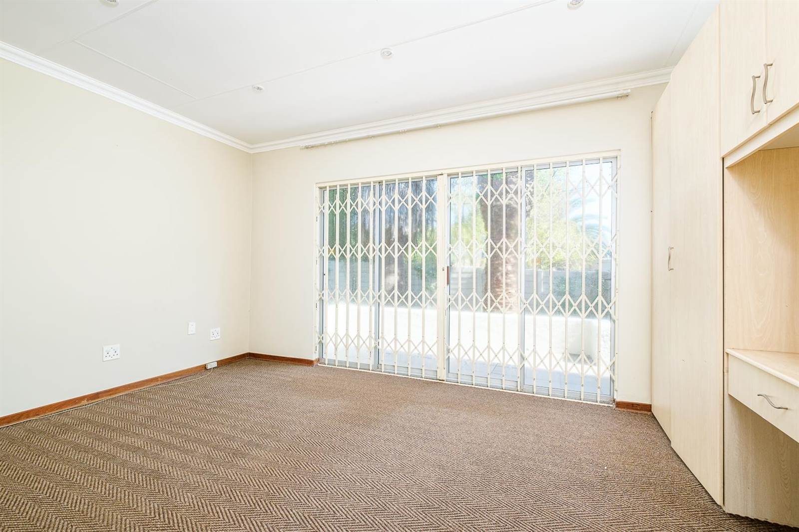 4 Bed House in Craighall Park photo number 26