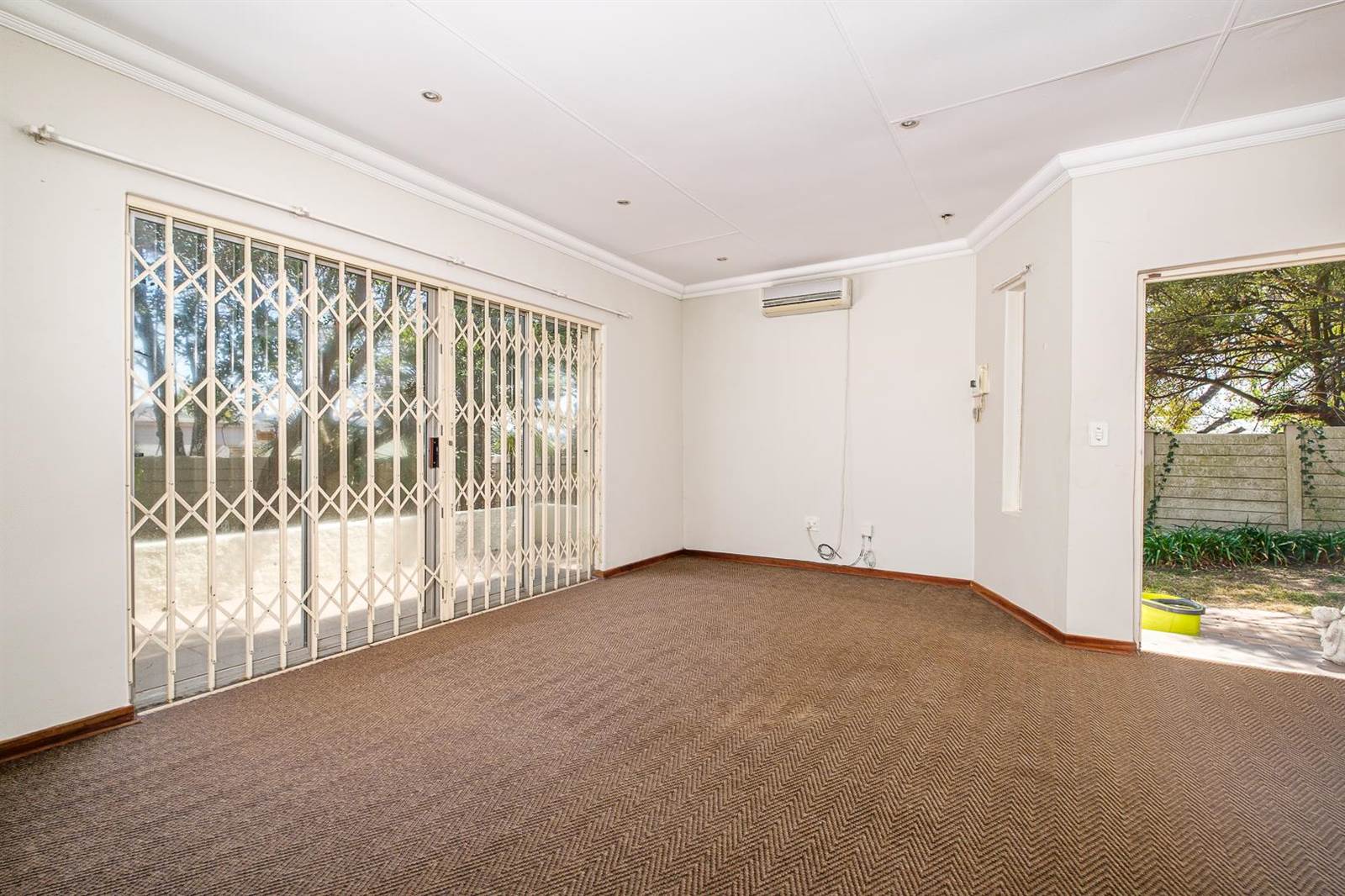 4 Bed House in Craighall Park photo number 24
