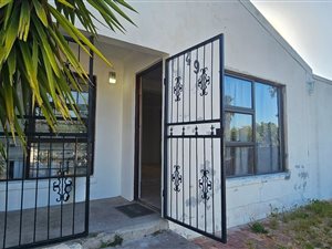 House in Paarl Central East