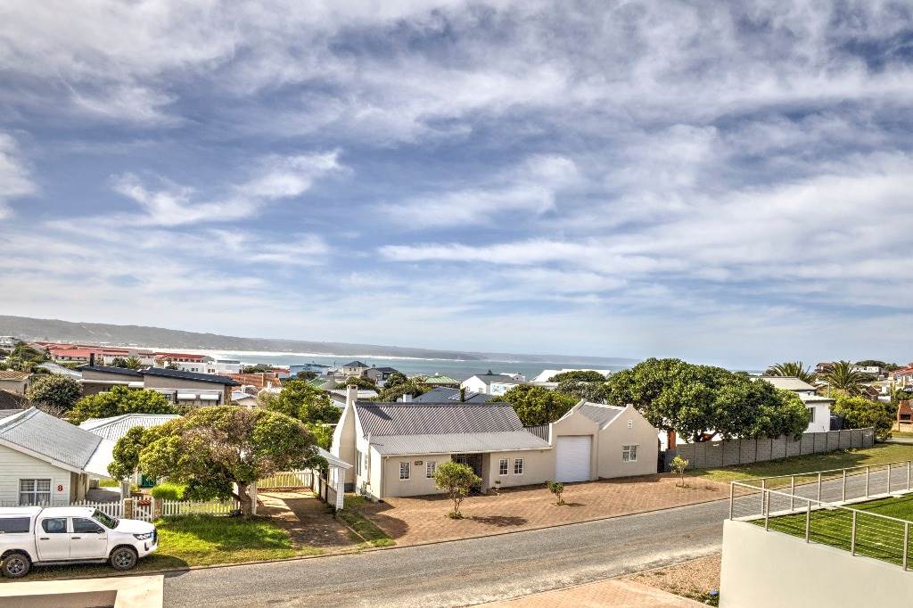 7 Bed House in Stilbaai photo number 4