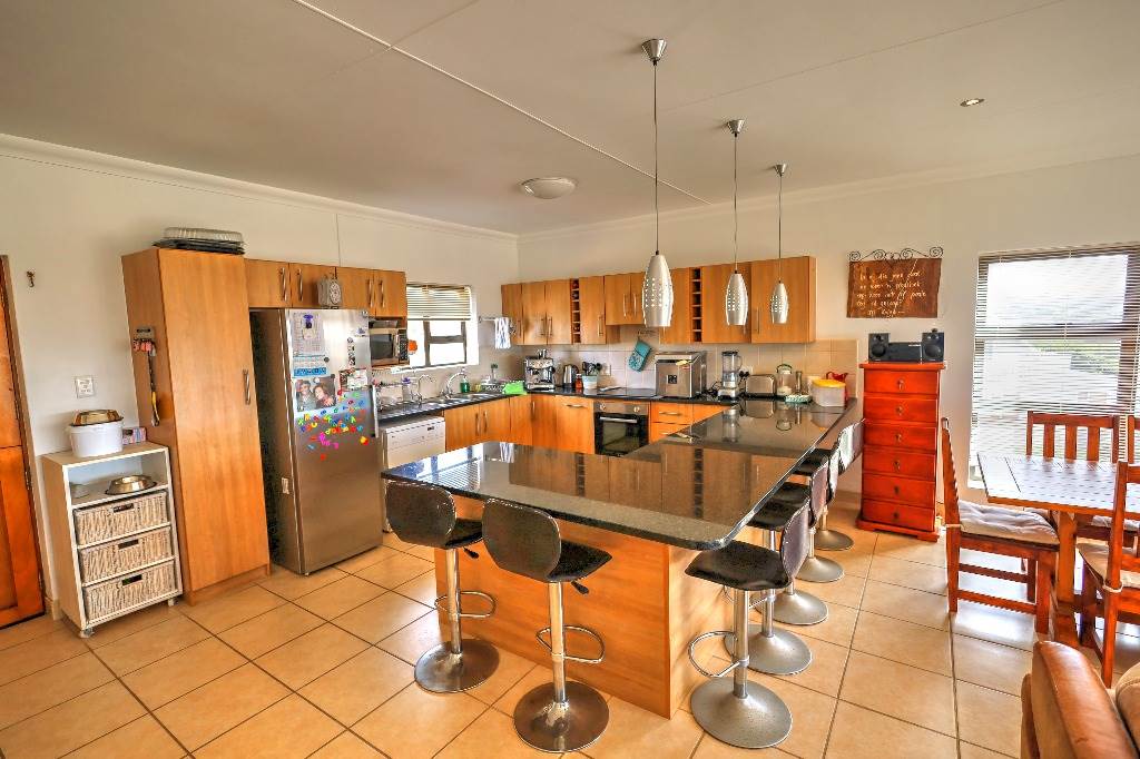 7 Bed House in Stilbaai photo number 21