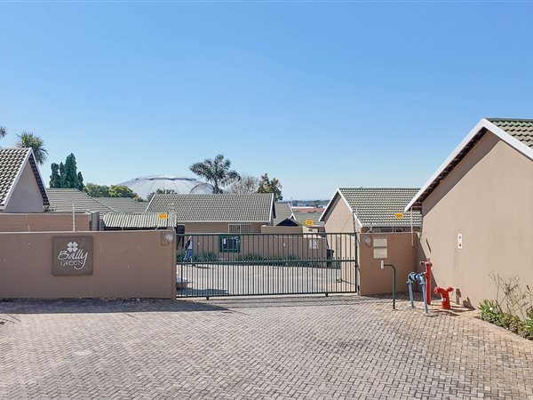 2 Bedroom Townhouse 2 Bedroom Townhouse