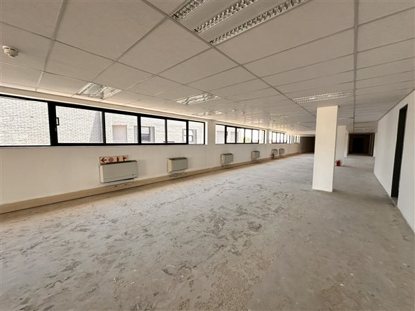 1 280  m² Commercial space