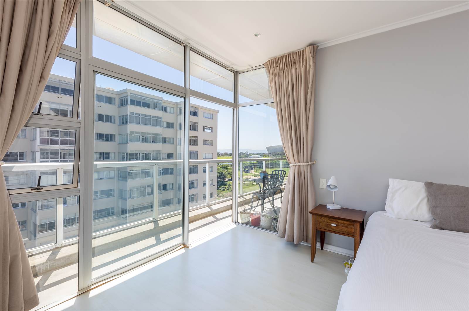2 Bed Apartment in Mouille Point photo number 12