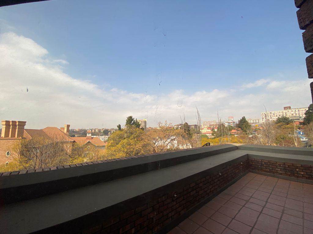 332  m² Commercial space in Parktown photo number 21