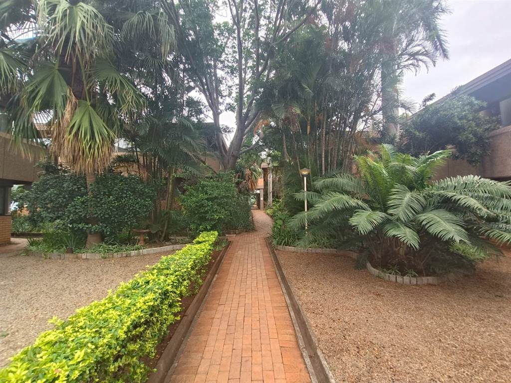 175  m² Commercial space in Empangeni Central photo number 18