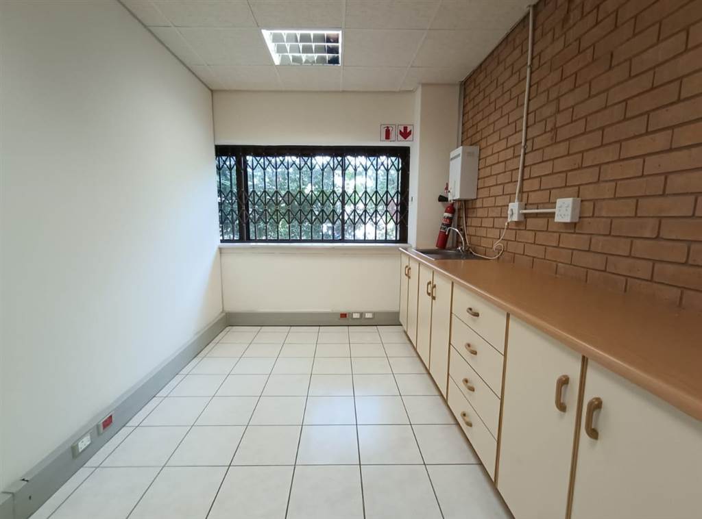 175  m² Commercial space in Empangeni Central photo number 16