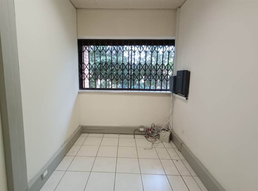175  m² Commercial space in Empangeni Central photo number 15