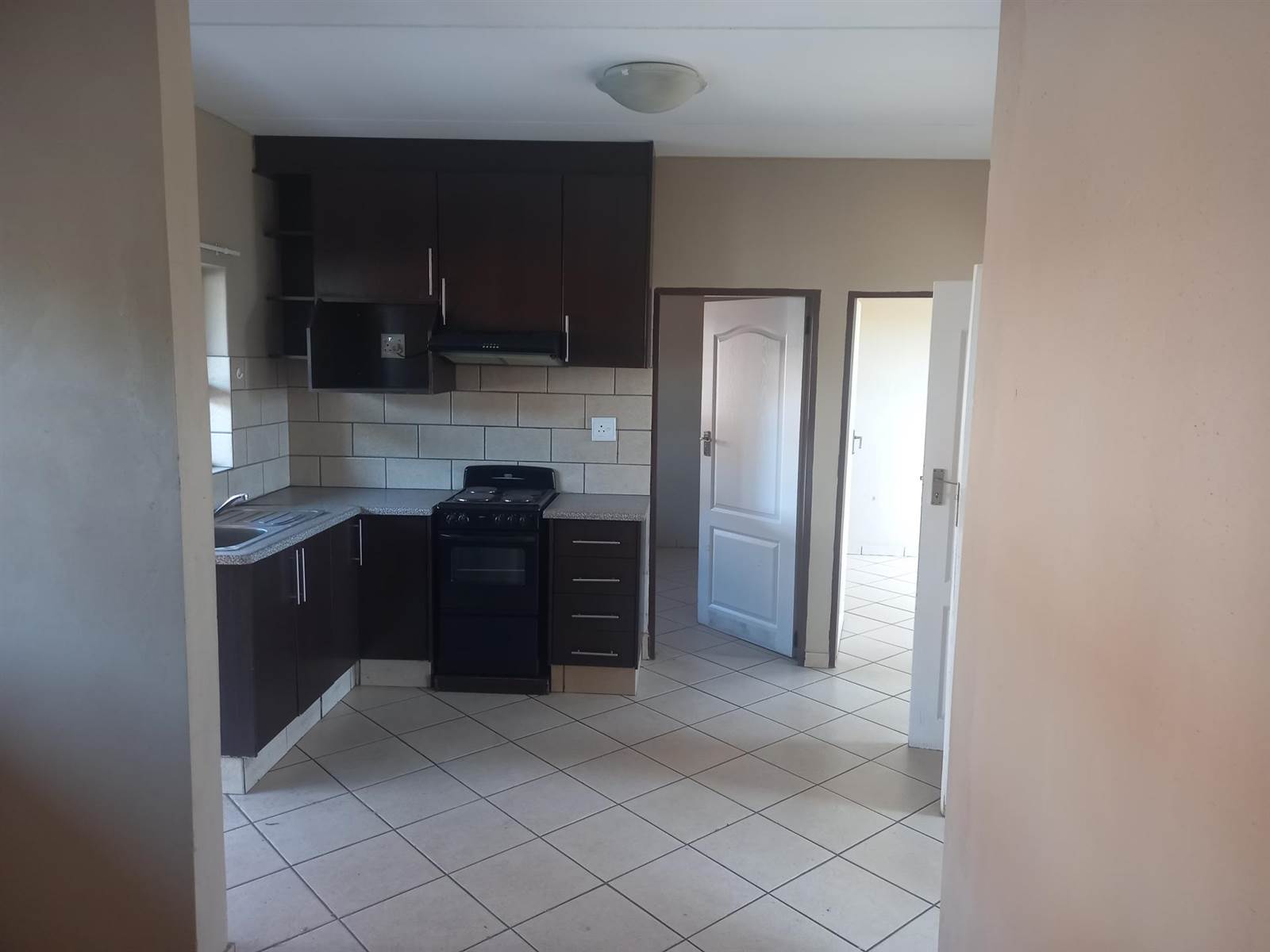 1 Bed Apartment in Elandsfontein AH photo number 3