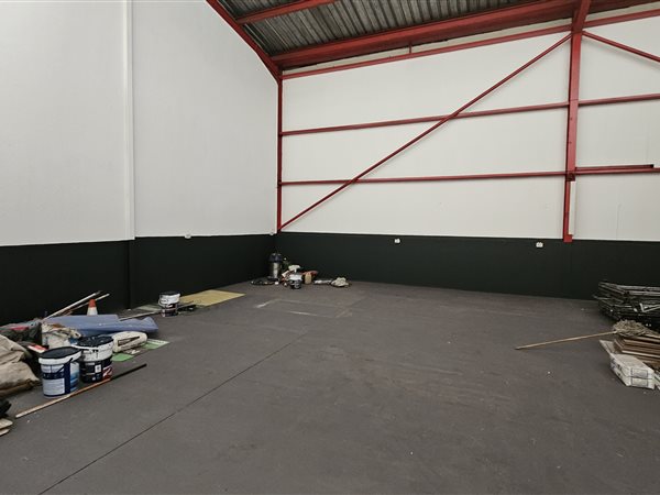 171  m² Industrial space