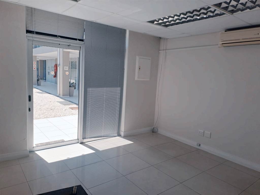 110  m² Commercial space in Plettenberg Bay photo number 2