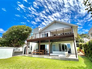 4 Bed House in Compensation Beach