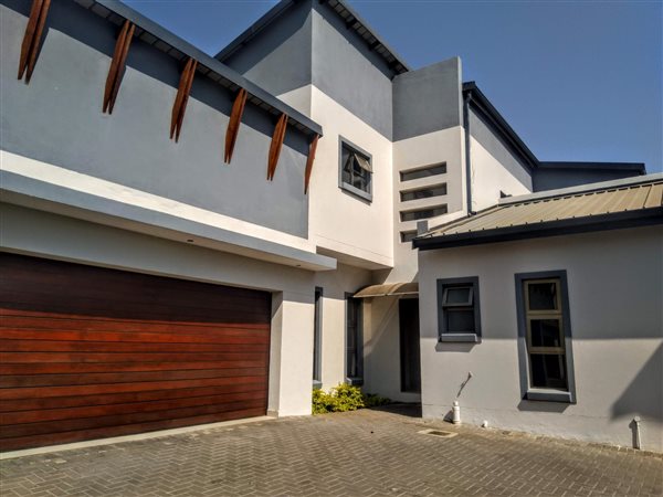 4 Bedroom Townhouse 4 Bedroom Townhouse
