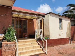 10 Bed House in Orange Grove