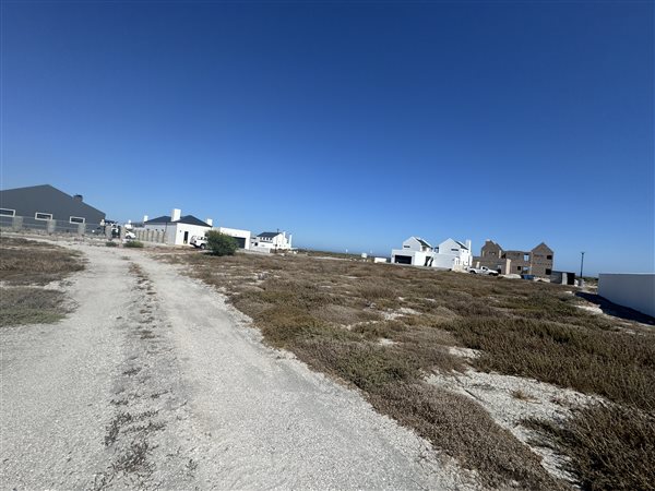 672 m² Land available in Dwarskersbos