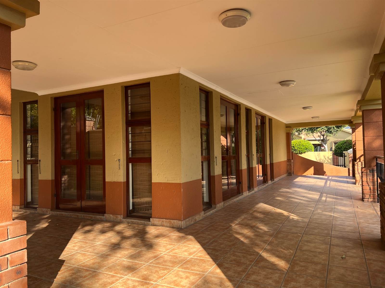2 Bed Apartment in Douglasdale photo number 25