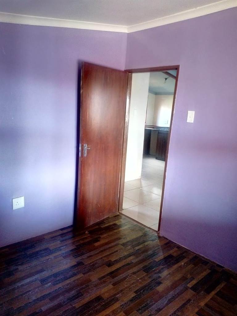 3 Bed House in Thabong photo number 17