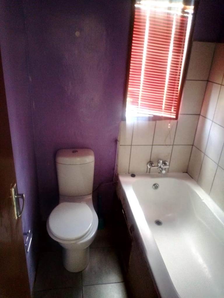 3 Bed House in Thabong photo number 11