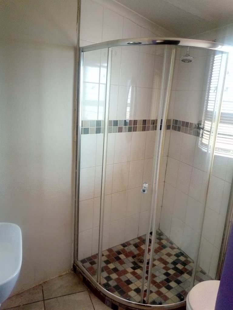 3 Bed House in Thabong photo number 13