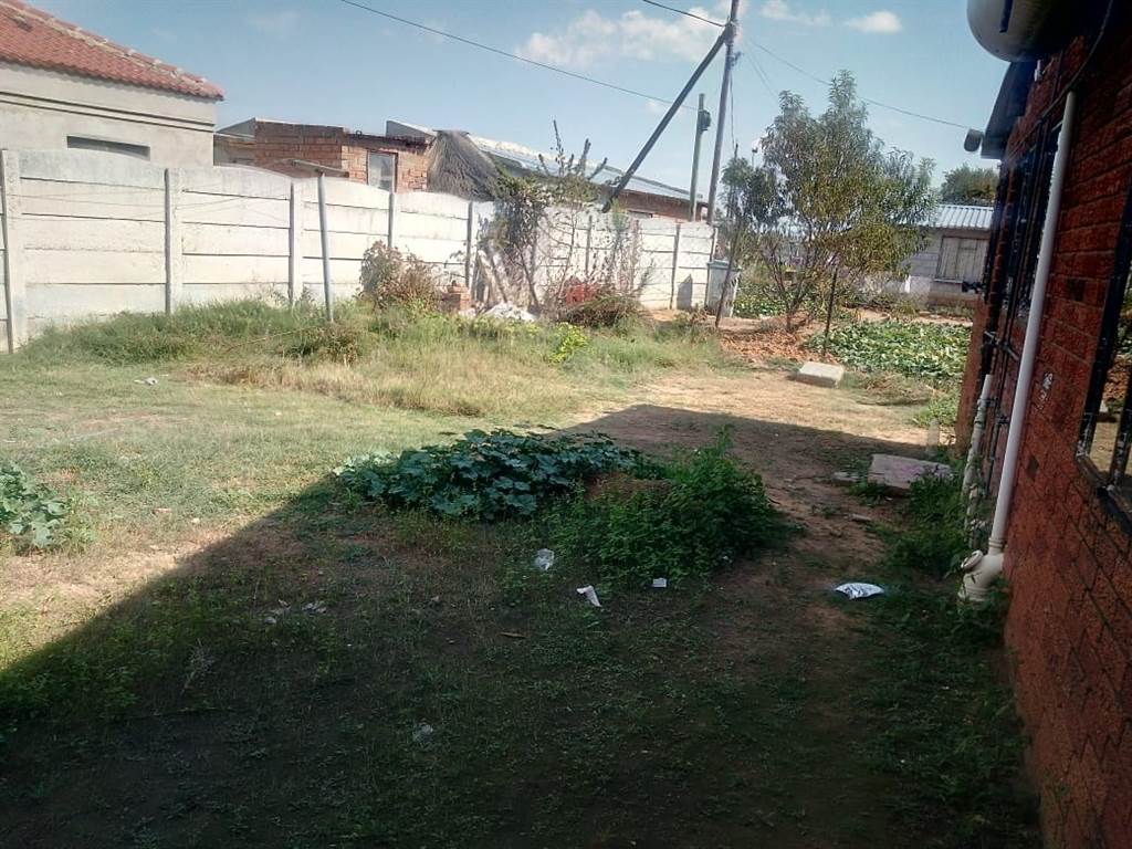 3 Bed House in Thabong photo number 21