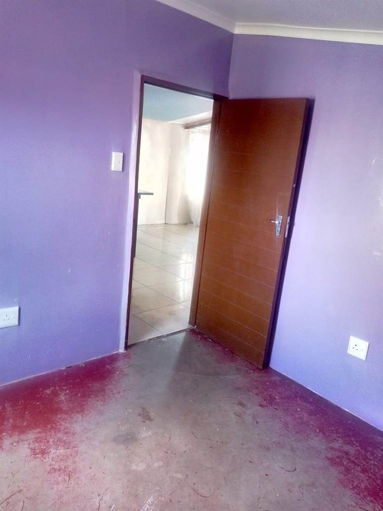 3 Bed House in Thabong photo number 19
