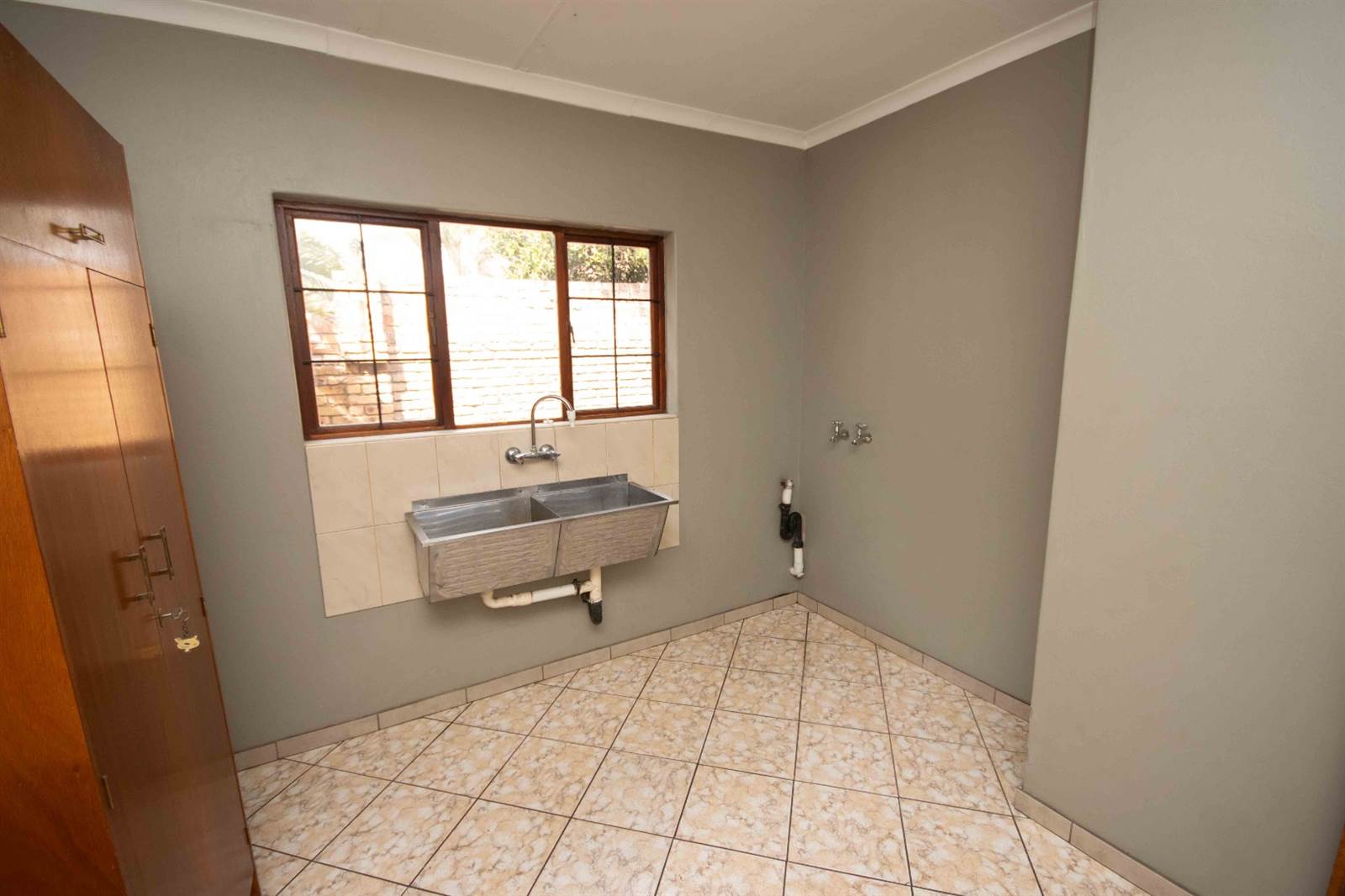 3 Bed House in Middelburg Central photo number 12