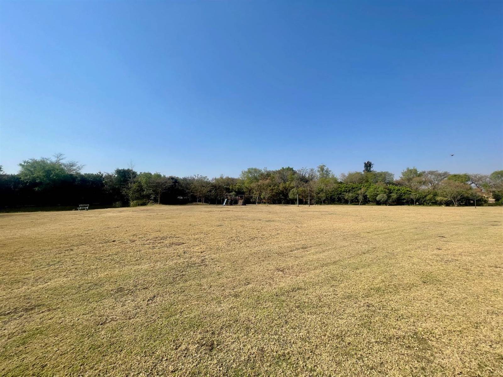 9000 m² Land available in Waterfall Equestrian Estate photo number 10