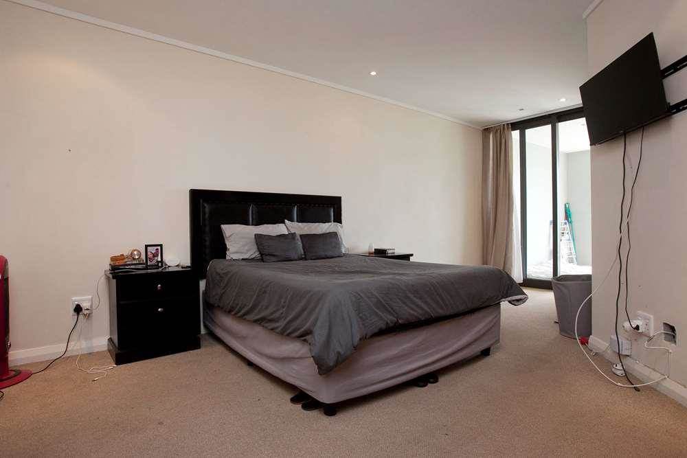 2 Bed Apartment in Humewood photo number 12