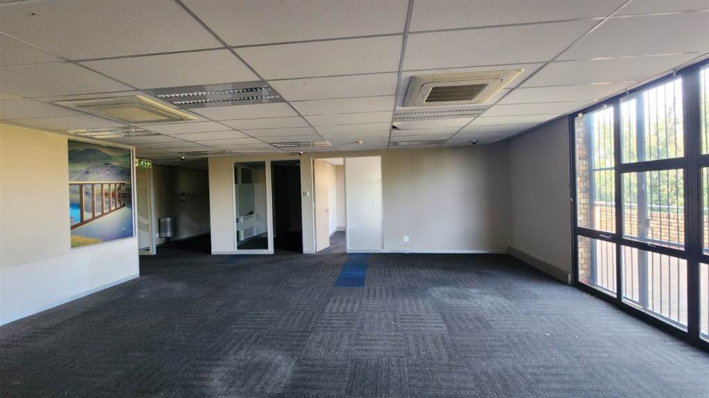 875  m² Commercial space in Centurion CBD photo number 12