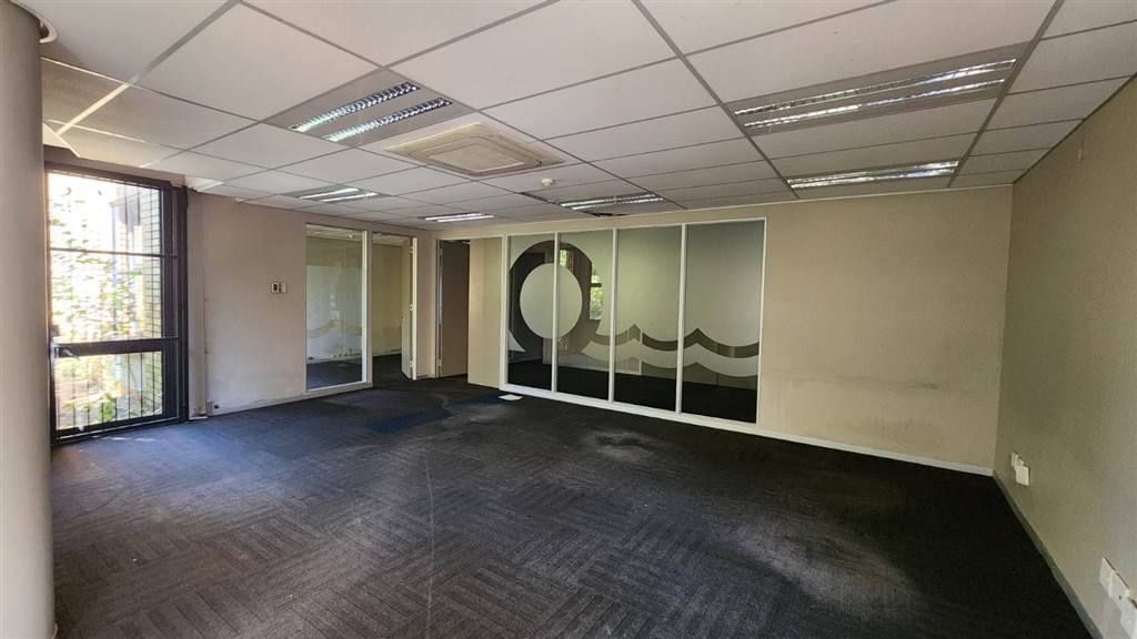 875  m² Commercial space in Centurion CBD photo number 8