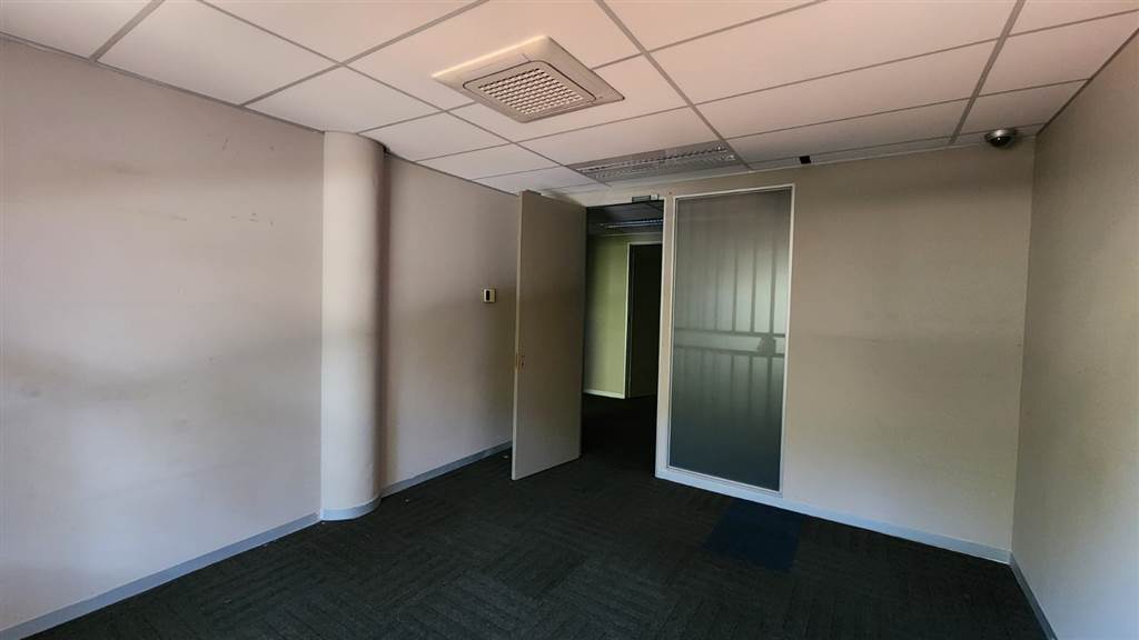 875  m² Commercial space in Centurion CBD photo number 28