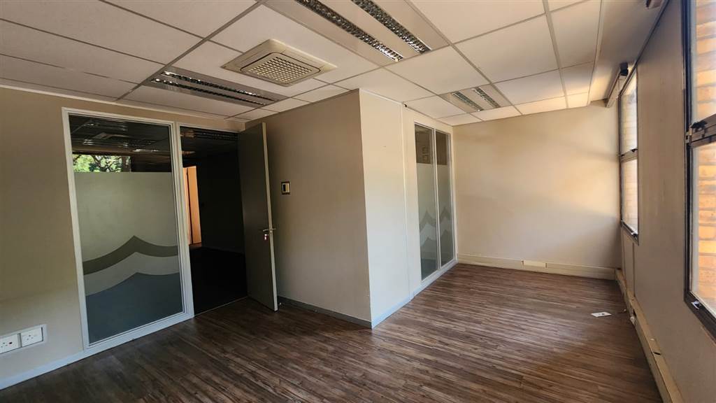 875  m² Commercial space in Centurion CBD photo number 29