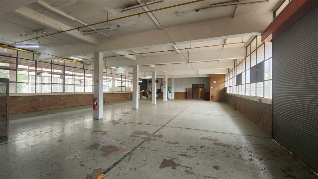 500  m² Industrial space in Roseville photo number 4