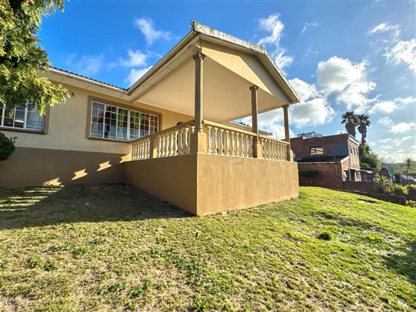 4 Bedroom House 4 Bedroom House