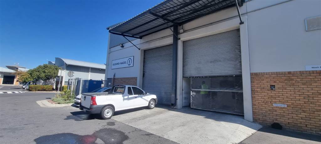 732  m² Industrial space in Airport Industria photo number 3