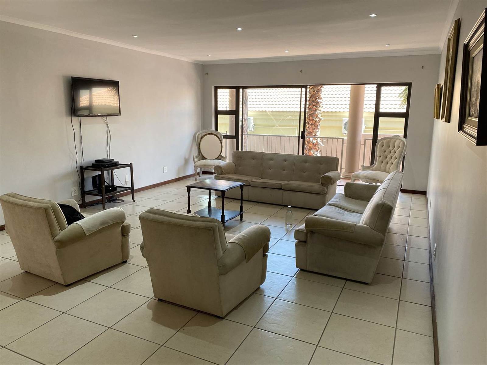 4 Bed House in Fourways photo number 3