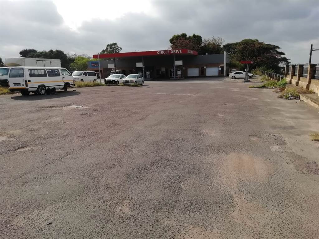 3817  m² Commercial space in Kloof photo number 23