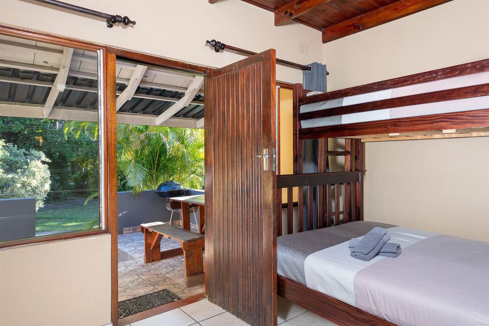2 Bed Apartment in St Lucia photo number 3