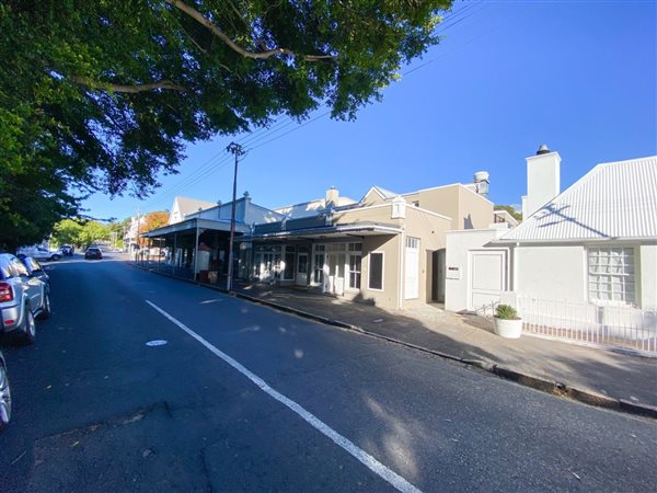 240  m² Commercial space in Wynberg Upper