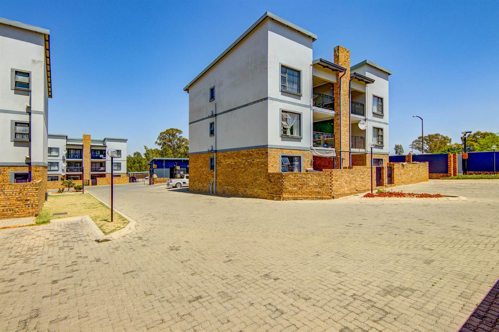 3 Bed Townhouse in Benoni AH photo number 15