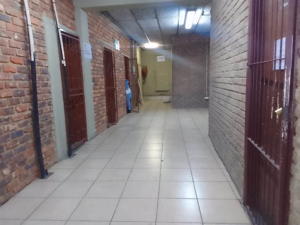 436  m² Commercial space in Rustenburg Central photo number 2
